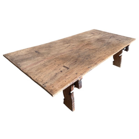 Table de massage ancienne en bois de Neem – Pièce d’exception du Kerala (Inde du Sud)